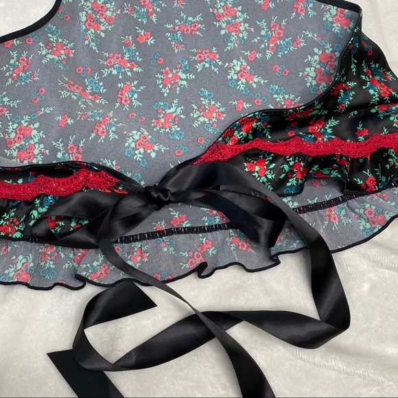 Jezebel Red and Black Floral Lingerie Set - Picture 9 of 14